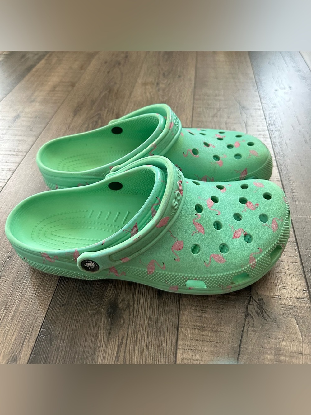 Crocs Classic Vacation Vibes Clogs Green with Pink Flamingos Women’s Size 11